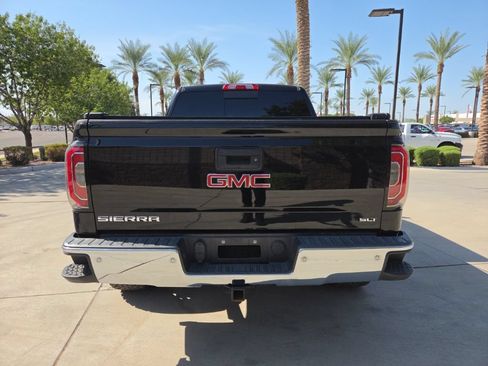 Used 2018 GMC Sierra 1500 SLT AWD/4WD image 3