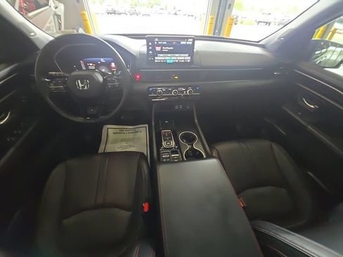 Used 2025 Honda Pilot Black Edition image 21