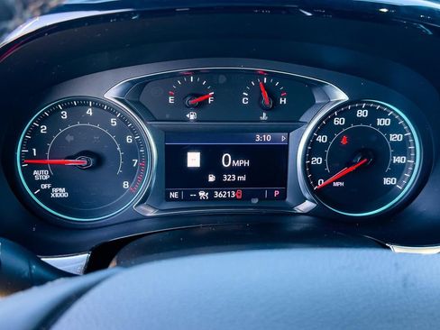 Used 2023 Chevrolet Traverse RS image 20