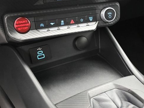 Used 2025 Ford Mustang Premium image 18