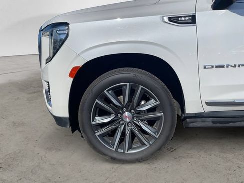 Used 2021 GMC Yukon Denali w/ Denali Premium Package AWD/4WD image 14