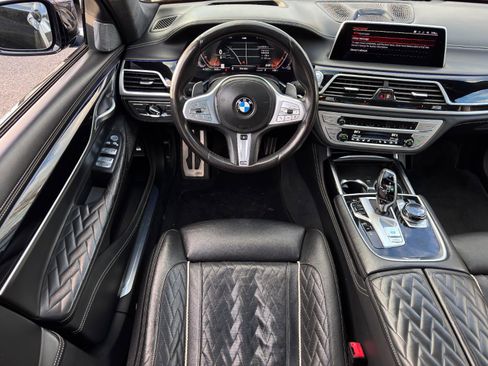 Used 2022 BMW 750i xDrive 750i xDrive w/ Executive Package image 24