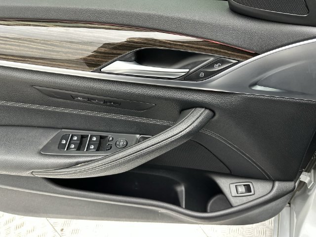 Used 2019 BMW 530i xDrive AWD/4WD image 13