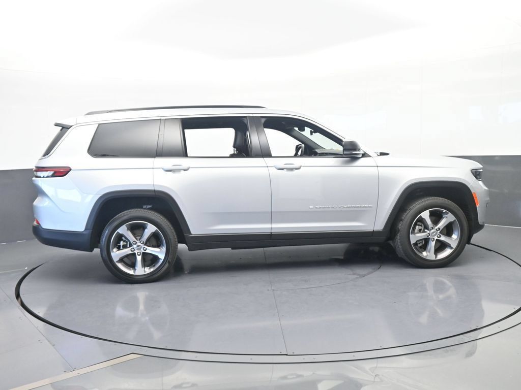Used 2025 Jeep Grand Cherokee L Limited RWD image 7