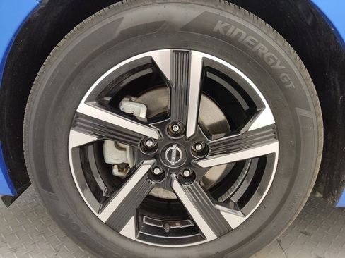 Used 2025 Nissan Sentra SV image 31