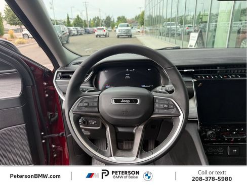 Used 2023 Jeep Grand Cherokee L Limited w/ Luxury Tech Group II AWD/4WD image 18