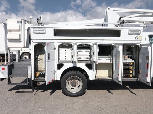 Used 2013 Ford F550 2WD Regular Cab Super Duty w/ Payload Upgrade Pkg image 13