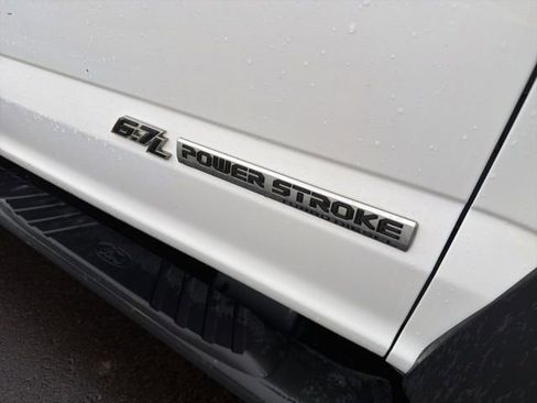 Used 2017 Ford F550 4x4 Crew Cab Super Duty image 5