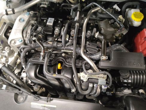 Used 2025 Nissan Sentra SV FWD image 30