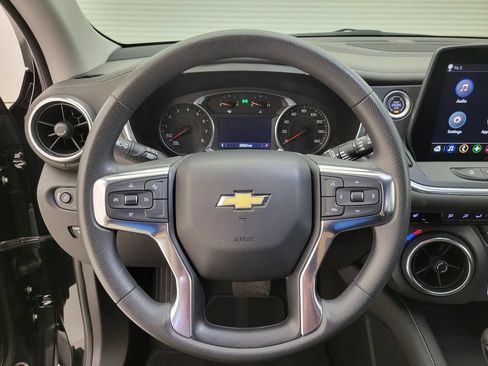 Used 2025 Chevrolet Blazer LT AWD/4WD image 3