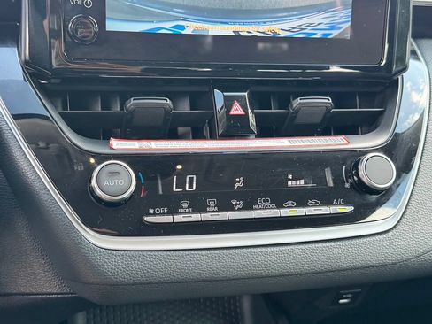 Used 2025 Toyota Corolla LE FWD image 17