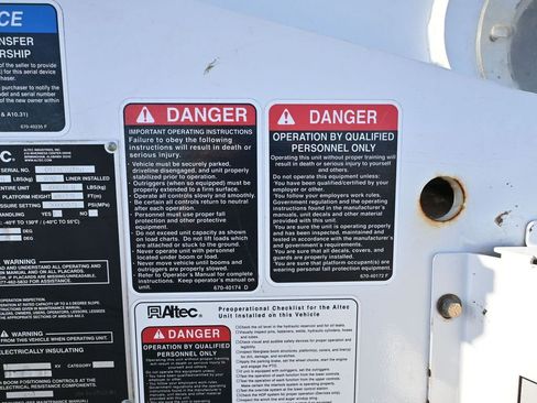 Used 2012 Ford F550 4x4 SuperCab Super Duty w/ Payload Upgrade Pkg image 64