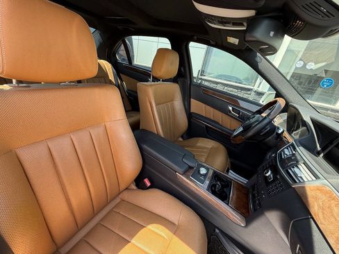 Used 2013 Mercedes-Benz E 550 4MATIC Sedan image 12