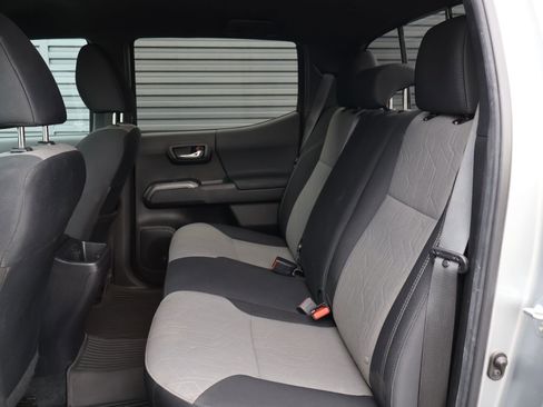 Used 2022 Toyota Tacoma TRD Sport w/ Technology Package image 22