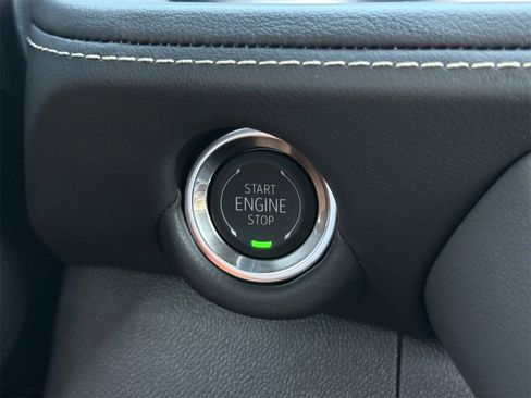 New 2026 Chevrolet Suburban Premier image 18