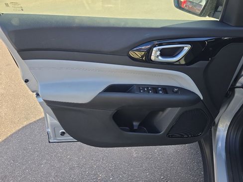 New 2026 Jeep Compass Limited image 10