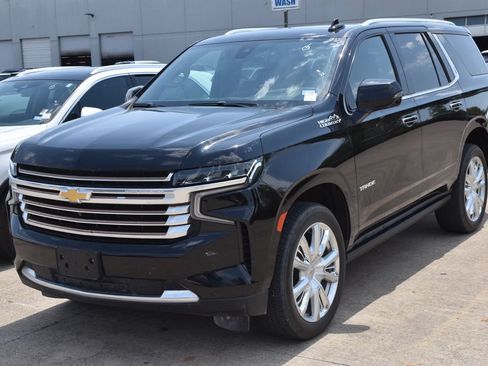 Used 2021 Chevrolet Tahoe High Country w/ Premium Package AWD/4WD image 2