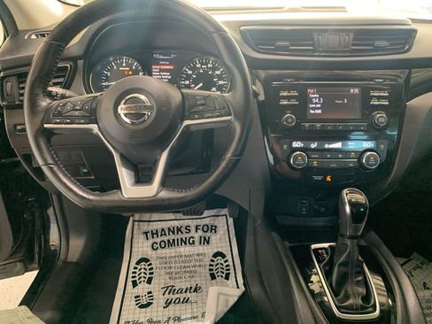 Used 2017 Nissan Rogue Sport SV w/ SV All-Weather Package FWD image 16