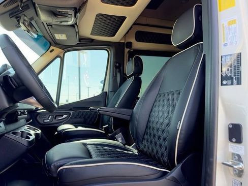 Used 2025 Mercedes-Benz Sprinter 3500 image 16