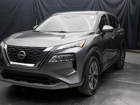 Used 2023 Nissan Rogue SV image 6