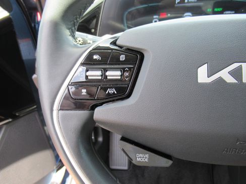 Used 2023 Kia Niro EX FWD image 24