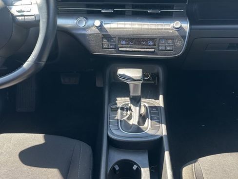 Used 2025 Hyundai Kona SEL image 20