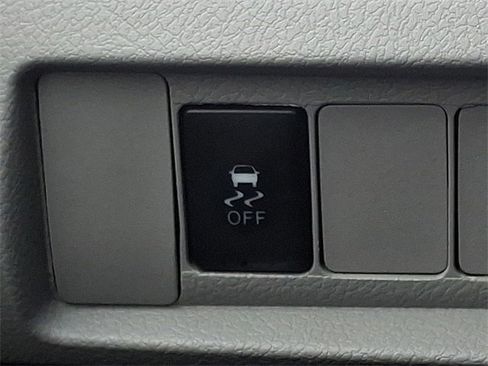 Used 2017 Toyota Sienna LE image 23