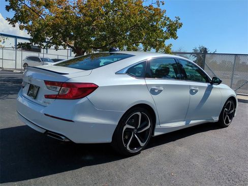 Used 2022 Honda Accord Sport image 4
