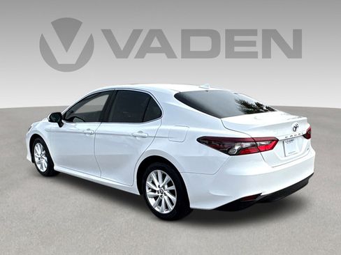 Used 2022 Toyota Camry LE image 24