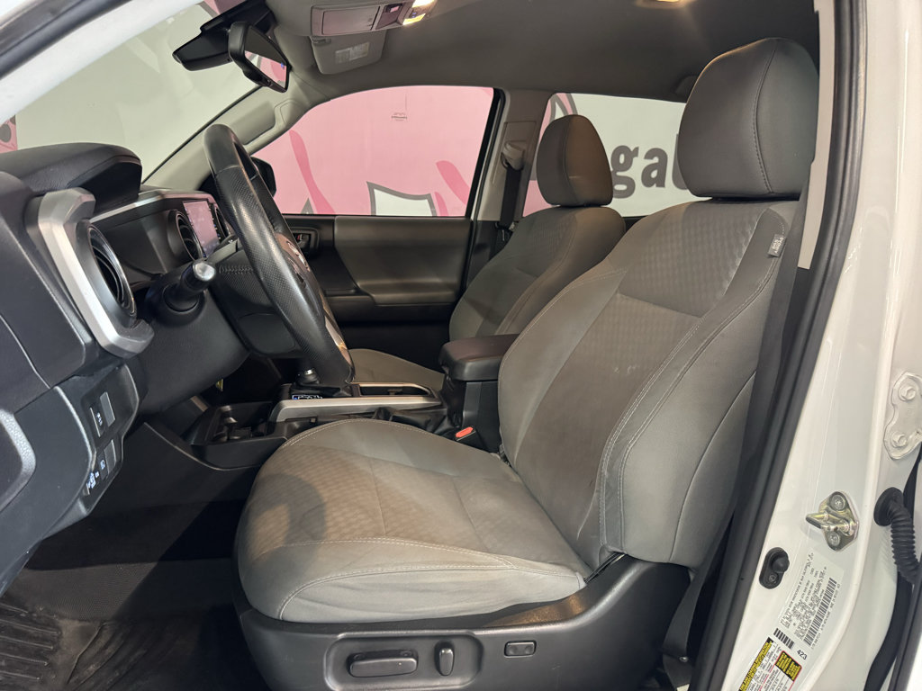 Used 2020 Toyota Tacoma SR5 RWD image 16