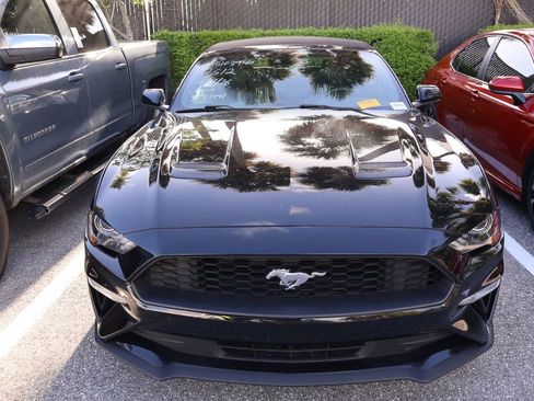 Used 2023 Ford Mustang Premium image 5