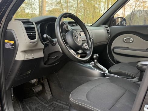 Used 2014 Kia Soul + image 22