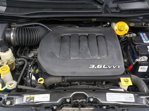 Used 2014 Dodge Grand Caravan SXT w/ Rear Park Assist Package FWD image 34