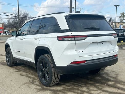 New 2026 Jeep Grand Cherokee Limited w/ Limited Altitude Package AWD/4WD image 10