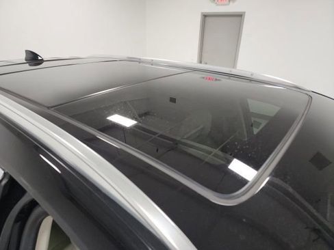 Used 2019 Cadillac XT5 Luxury AWD/4WD image 16