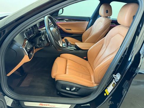 Used 2019 BMW 530i w/ Convenience Package image 9