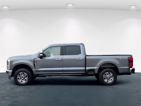 Used 2023 Ford F250 Lariat w/ Chrome Package image 21