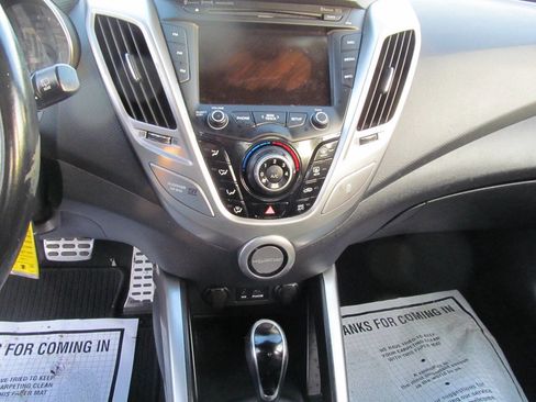 Used 2015 Hyundai Veloster RE:FLEX Edition image 13