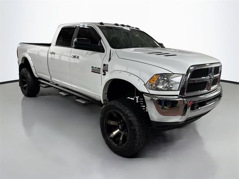 Used 2014 RAM 2500 SLT image 3