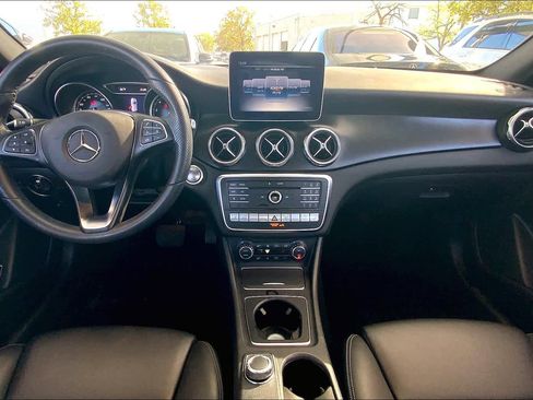 Certified 2020 Mercedes-Benz GLA 250 4MATIC image 15