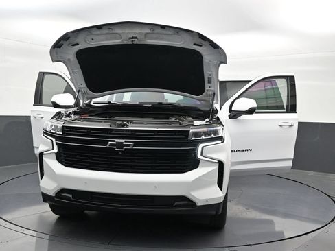 Used 2024 Chevrolet Suburban RST w/ Luxury Package RWD image 37