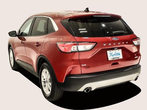 Used 2020 Ford Escape SE image 8