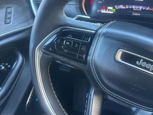 Used 2023 Jeep Grand Cherokee Overland image 24