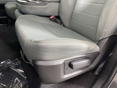 Used 2017 RAM 1500 Classic SLT RWD image 13