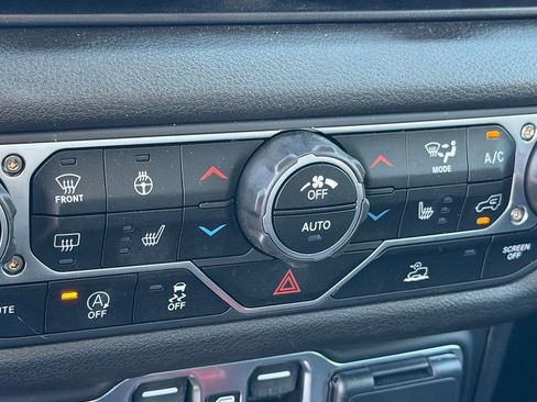 Used 2025 Jeep Gladiator Sport AWD/4WD image 21