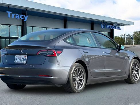 Used 2023 Tesla Model 3 Standard Range RWD image 6