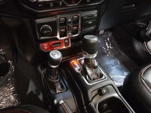Used 2021 Jeep Gladiator Mojave AWD/4WD image 36