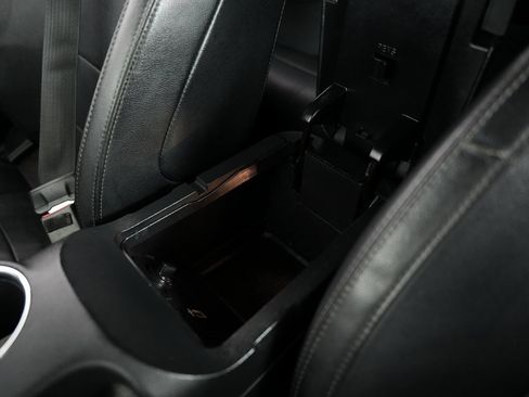 Used 2017 Ford Mustang GT Premium image 28