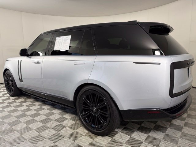 Certified 2025 Land Rover Range Rover Long Wheelbase SE AWD/4WD image 5