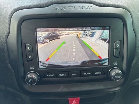 Used 2016 Jeep Renegade Latitude image 23